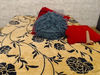 Live sex webcam photo for JullieMilf #287954530