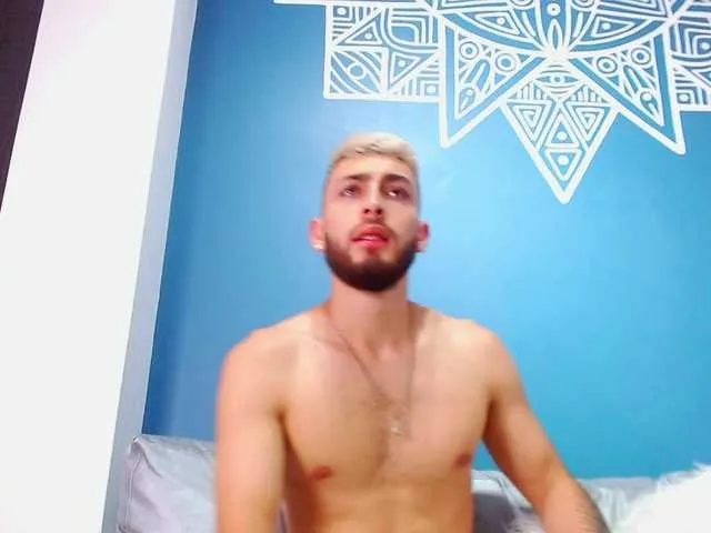 Live sex webcam photo for CoupleLatinCo #245753716