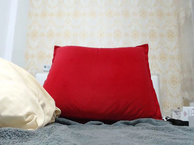 Live sex webcam photo for MelissaBby #253519528