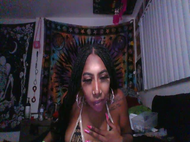 Live sex webcam photo for hennyhoneypot #255025665