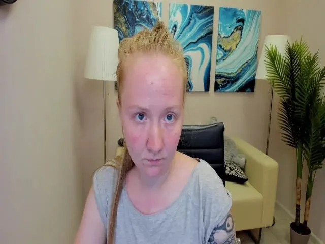 Live sex webcam photo for StunningKelly #257011463