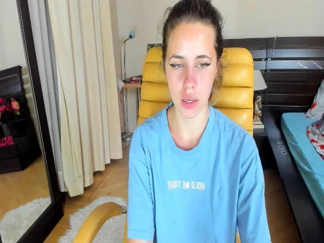 Live sex webcam photo for HildaBoom_77 #255723677