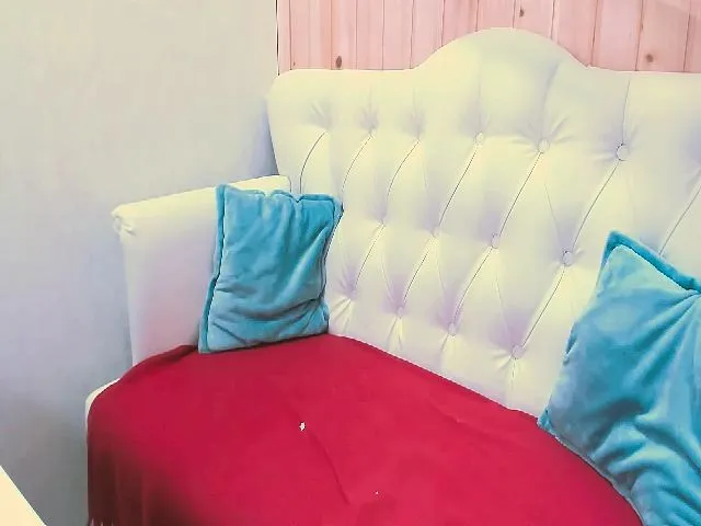 Live sex webcam photo for CassieMilrose #254010044