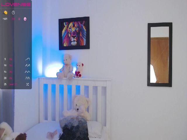 Live sex webcam photo for Elektrasr2 #260916489