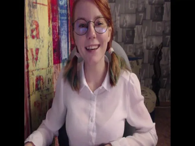 Live sex webcam photo for NikiFoks18 #265365855