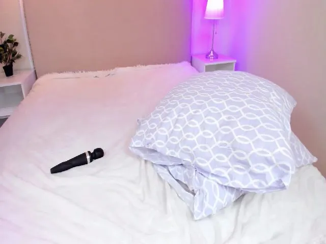 Live sex webcam photo for LeksWest #265480431