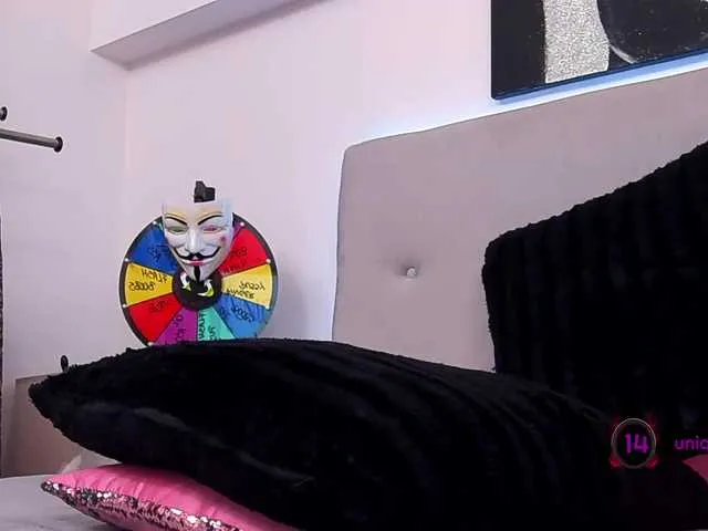 Live sex webcam photo for AngelaMyst #287940294