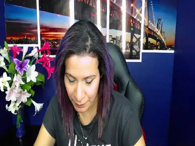 Live sex webcam photo for Infernalsexx #256153497