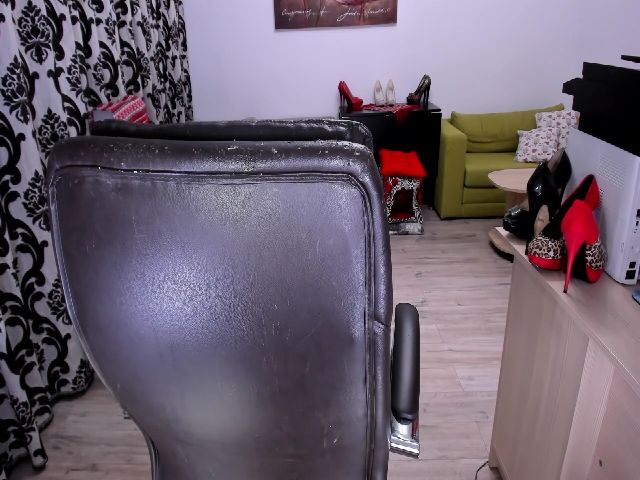 Live sex webcam photo for Charlotte4u #262168342