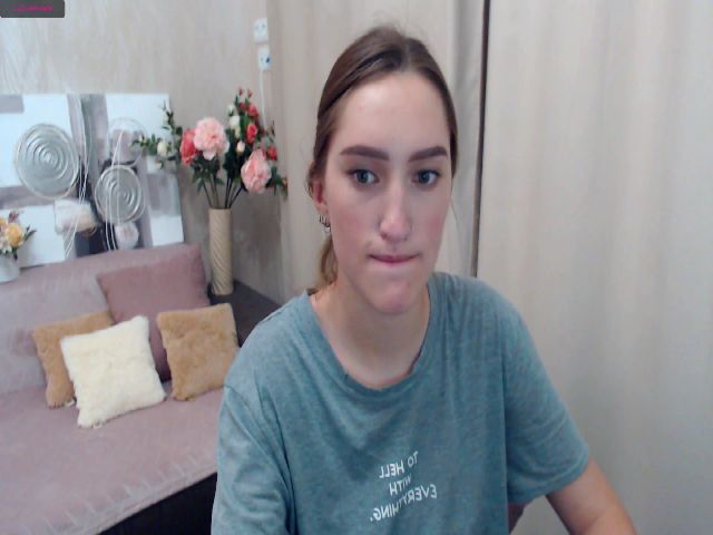 Live sex webcam photo for Anna_Banana91 #261400124