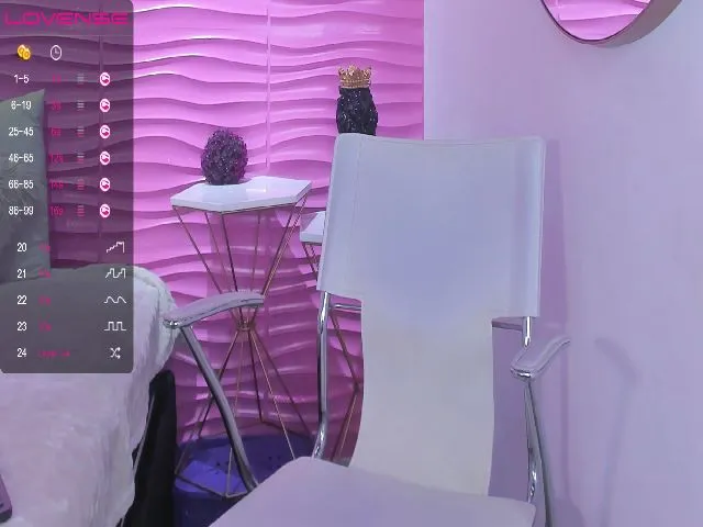 Live sex webcam photo for Sharlotte_e #261608226