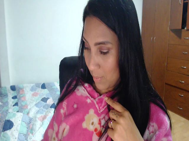 Live sex webcam photo for Gaby_blue #253243741