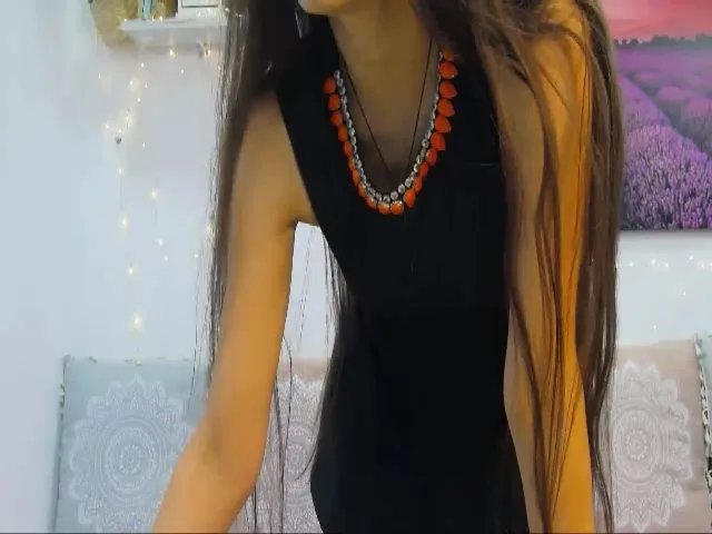 Live sex webcam photo for MaraW #253423527