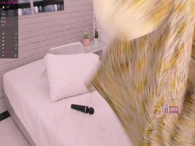 Live sex webcam photo for Anna_stars #260722638