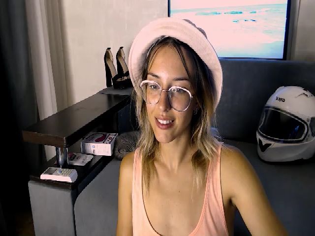 Live sex webcam photo for Blond_Vivian #253541683