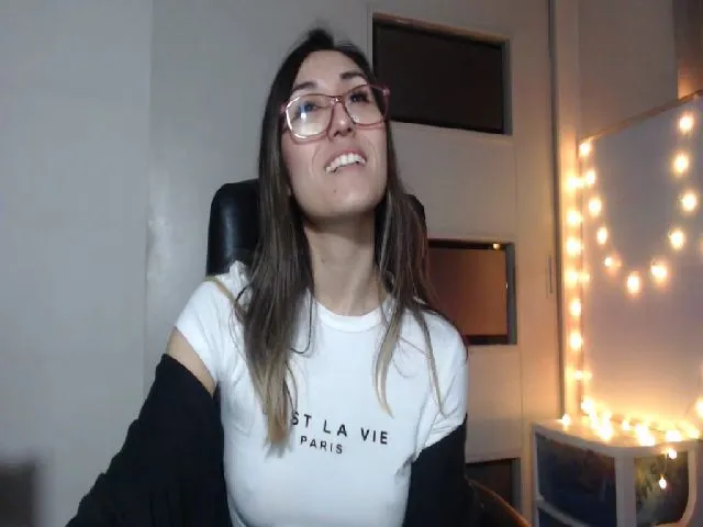 Live sex webcam photo for Ninimoon #255055057