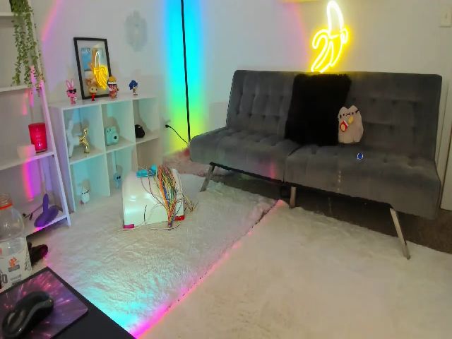 Live sex webcam photo for AddiLee #265184195