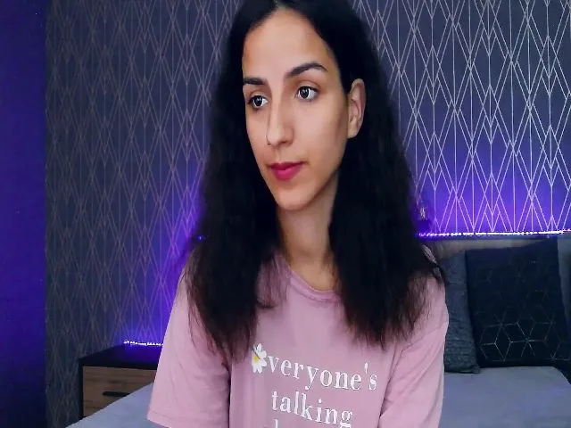 Live sex webcam photo for XDaphneMoss #255361086