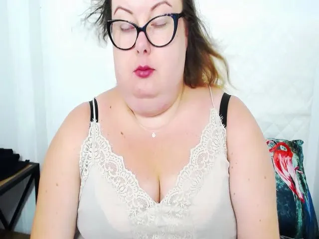 Live sex webcam photo for HornyBonnie #265333372