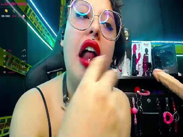 Live sex webcam photo for Rubi_slave #253045997