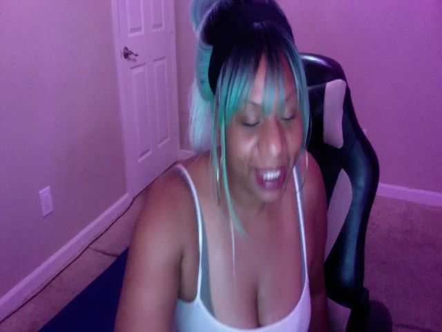 Live sex webcam photo for Juiciikulture #264554765