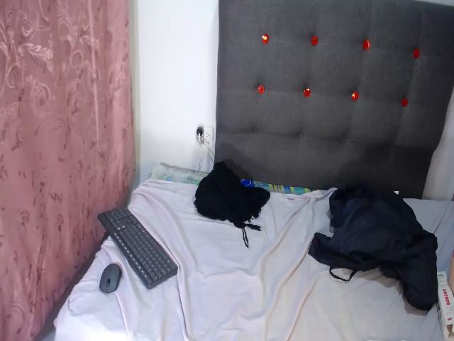 Live sex webcam photo for Tamy07 #254850562