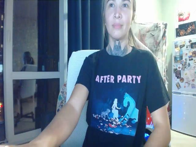 Live sex webcam photo for Angie_Wild #258323268