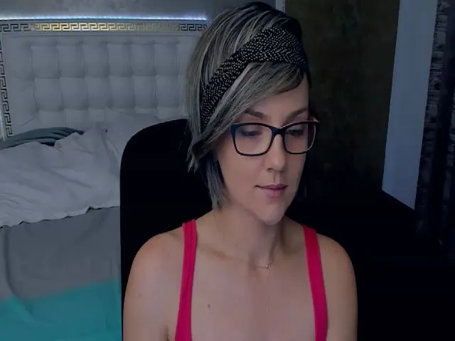 Live sex webcam photo for TiffanyRioxxx #260244338