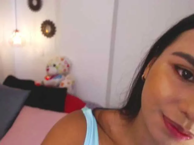 Live sex webcam photo for anthonellahil #248046731