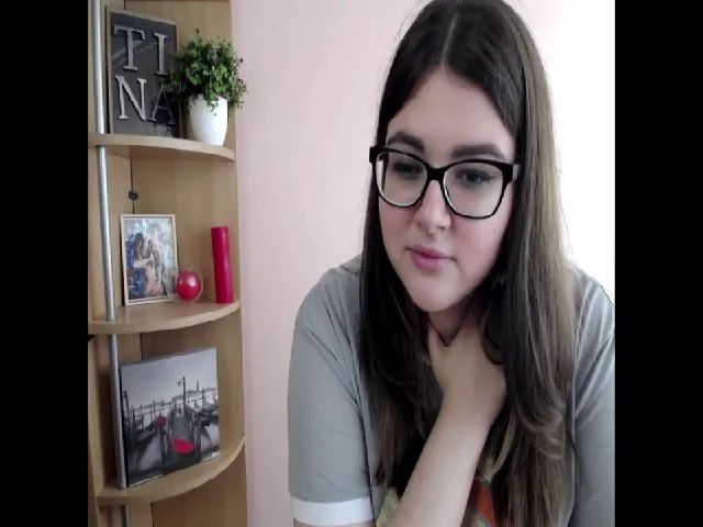 Live sex webcam photo for SweetyTinna #259234486