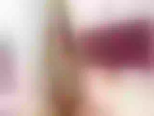 Live sex webcam photo for LittleRed2u #259640286