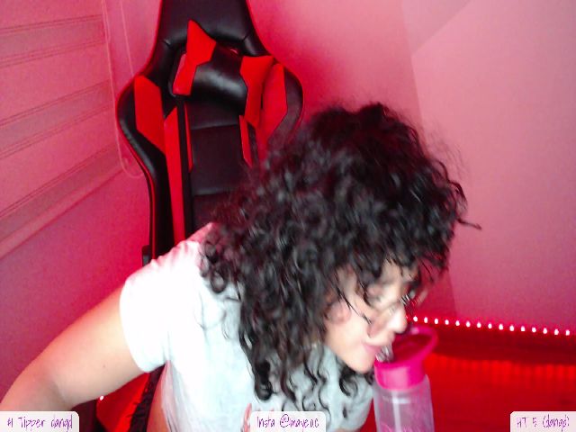 Live sex webcam photo for Isabela_1 #257889642