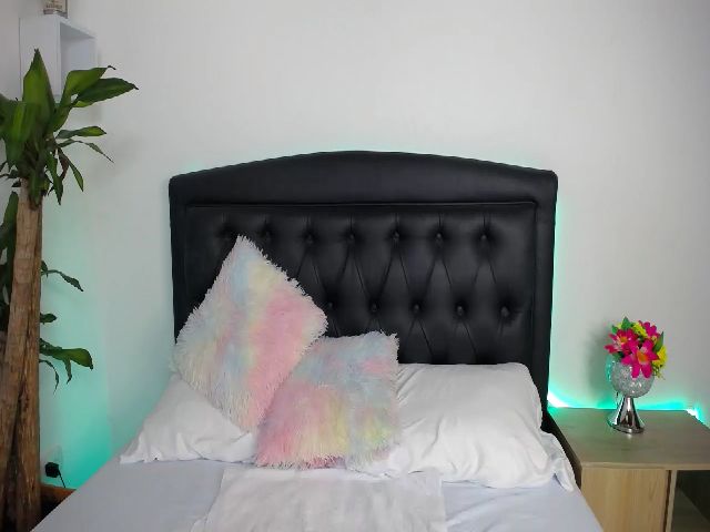 Live sex webcam photo for Mairerf #257757270