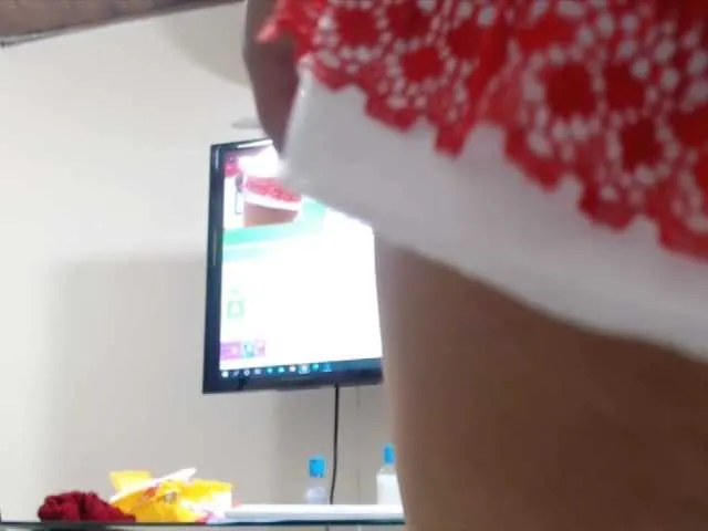 Live sex webcam photo for RosalindaBig #245887355