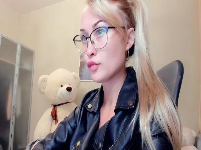 Live sex webcam photo for Mistress_Eva_ #263933310