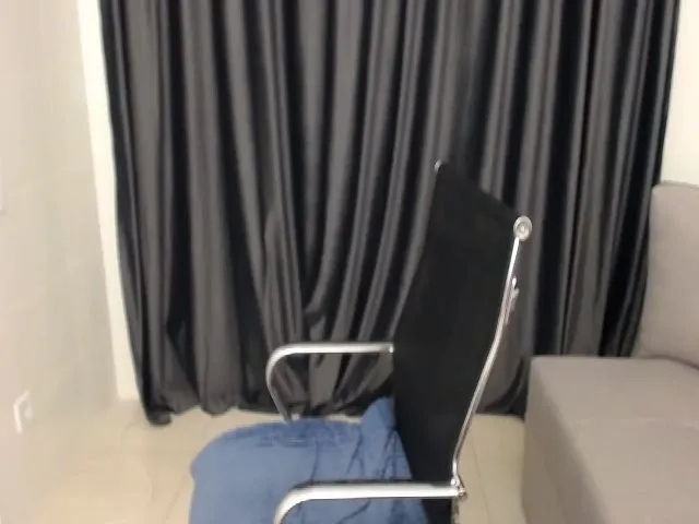 Live sex webcam photo for KellyKleine #259426322