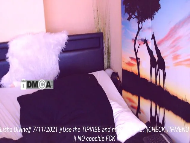 Live sex webcam photo for LishaDivine #252915391