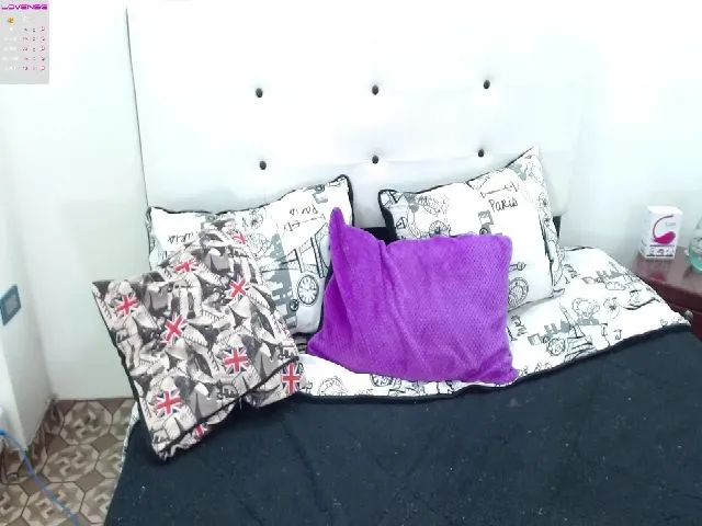 Live sex webcam photo for Arabelajoys #257239425