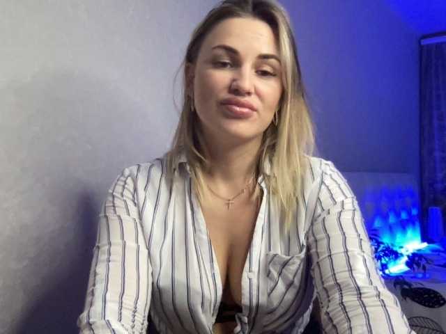 Live sex webcam photo for AmyAirKiss #241332177