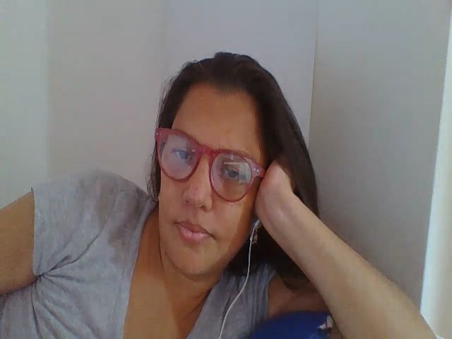 Live sex webcam photo for SweetLola01 #258674729