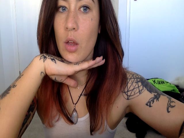 Live sex webcam photo for BillieFox_ #257320703