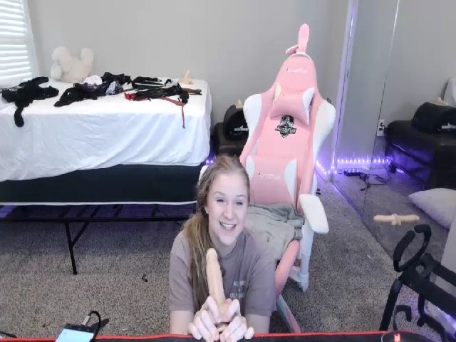 Live sex webcam photo for Bunnydathug #252880918