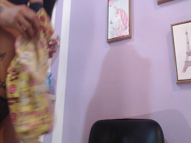 Live sex webcam photo for STORMY_FOXX #254754684