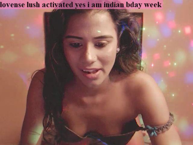 Live sex webcam photo for PARADISEQEEN #254597575