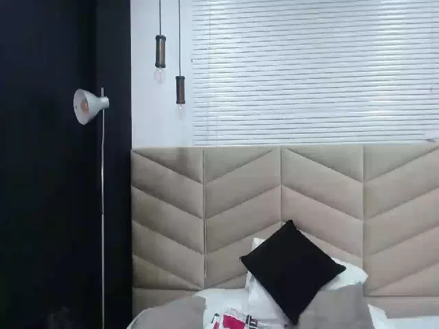 Live sex webcam photo for ShenLong3 #263951496