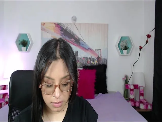 Live sex webcam photo for Sexualmilena #265188249