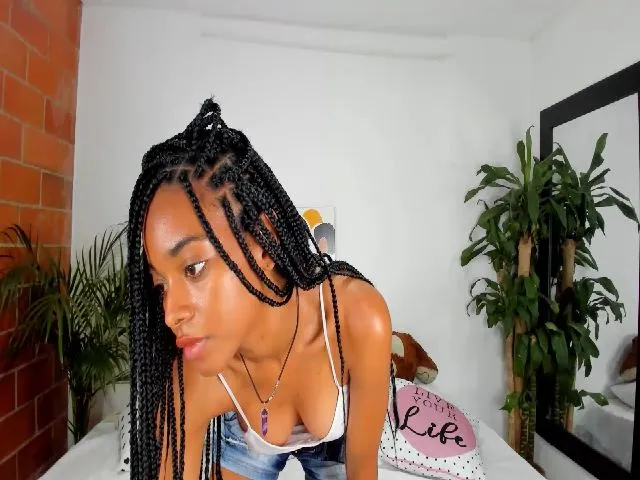 Live sex webcam photo for Kriss_reyes #254317669