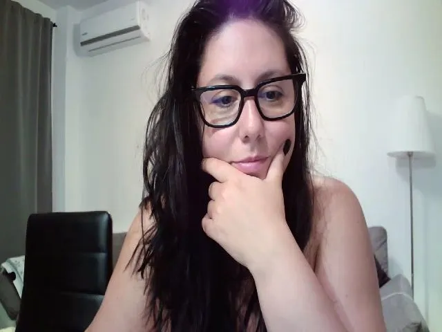 Live sex webcam photo for SILKYWOMAN #258289843