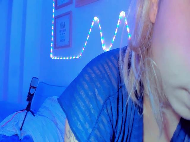 Live sex webcam photo for Melleelee #261217305