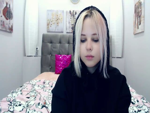 Live sex webcam photo for Helokit #259134417